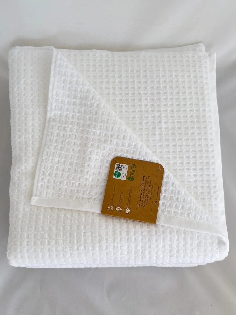 NWT 2Pc Ecoexistence Waffle Luxury Bath Towels in Pure White Soft Cotton